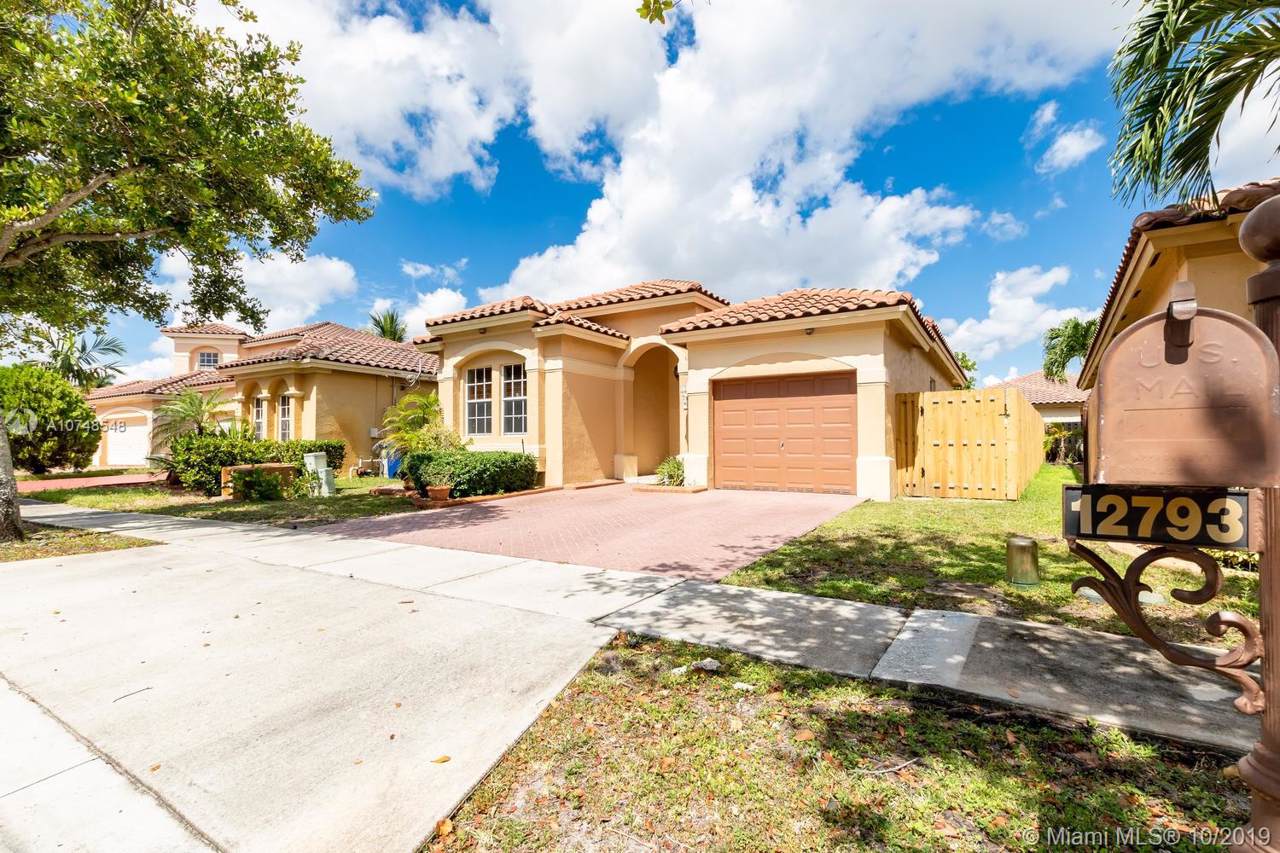 12793 53rd Ct - Photo 1