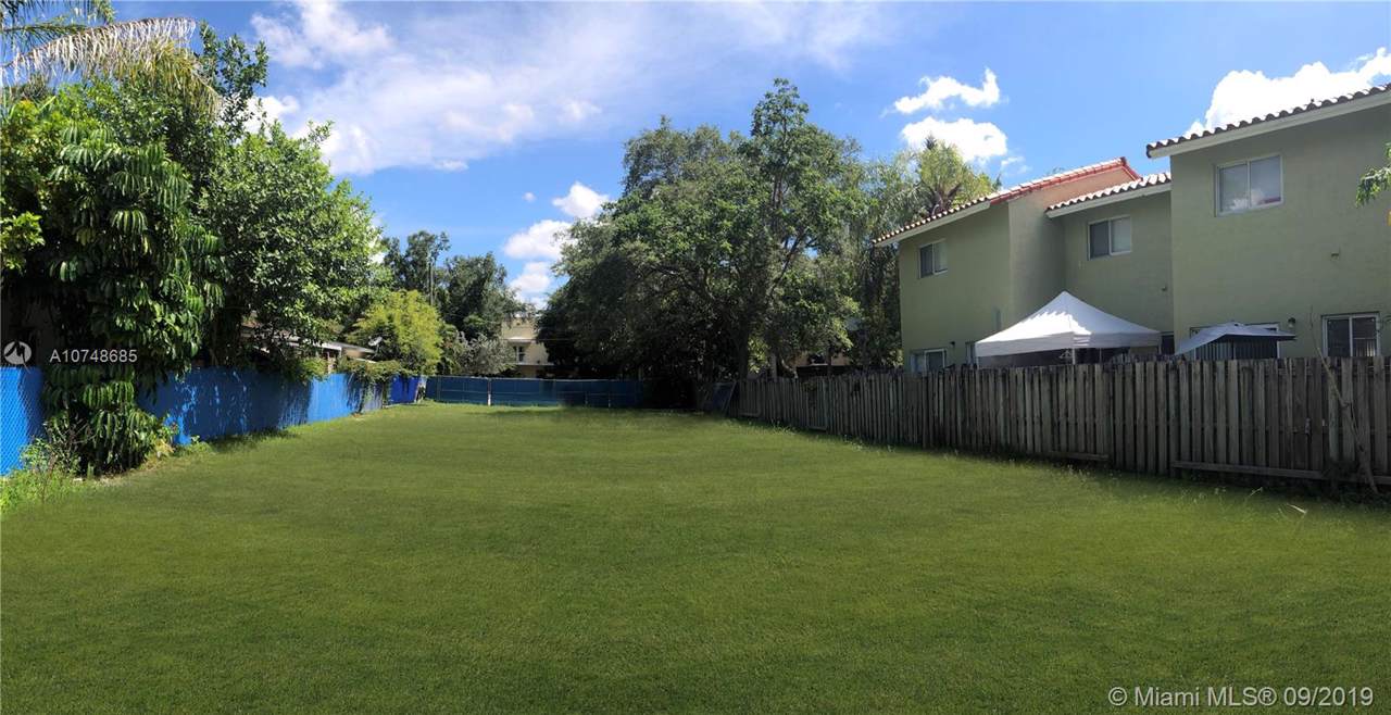2832 Coconut Ave - Photo 1