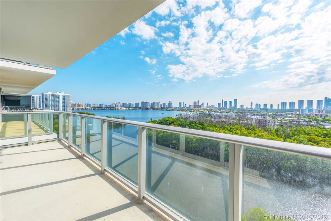 16385 Biscayne Blvd - Photo 1