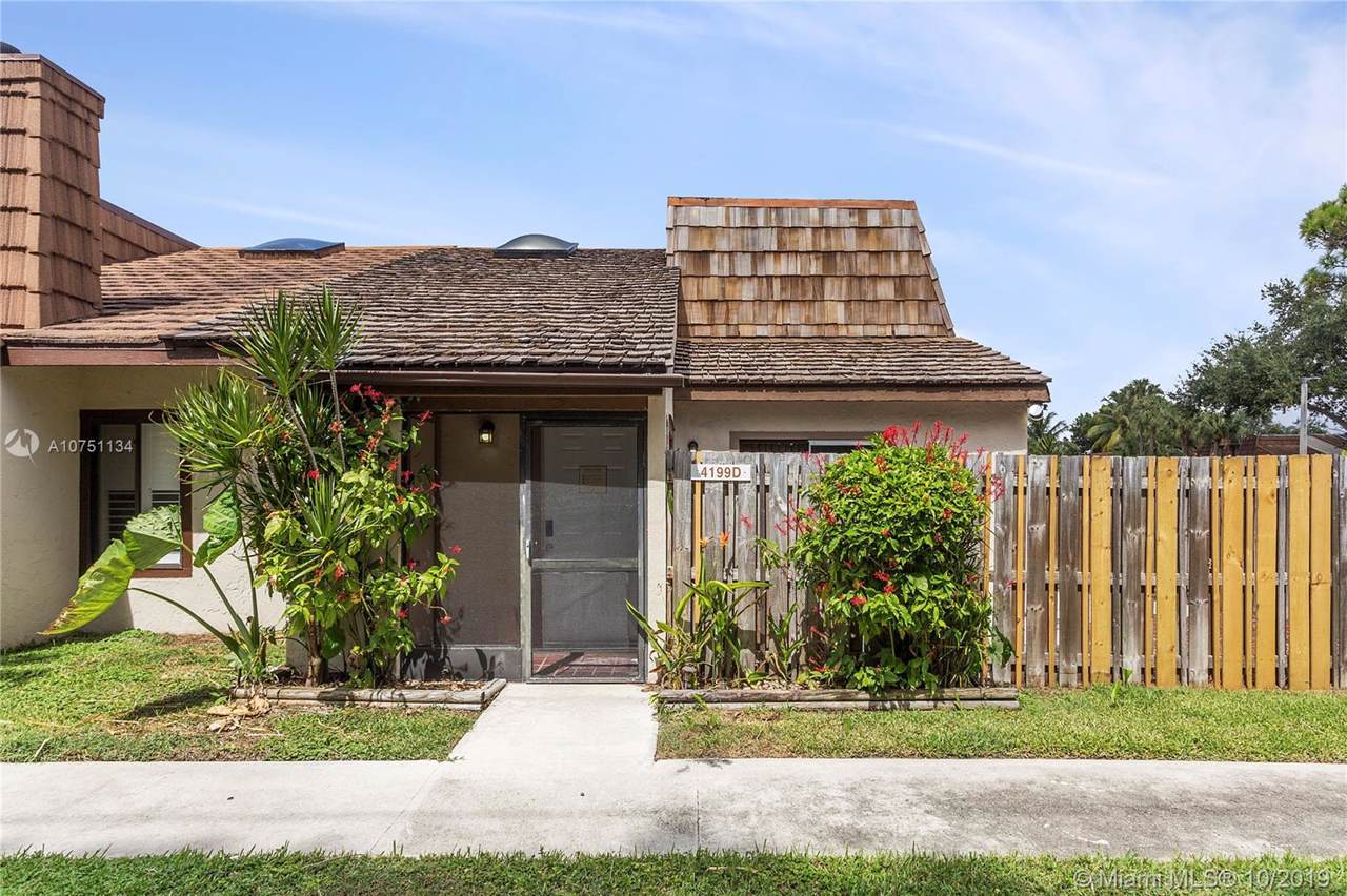 4199 Palm Bay Cir - Photo 1