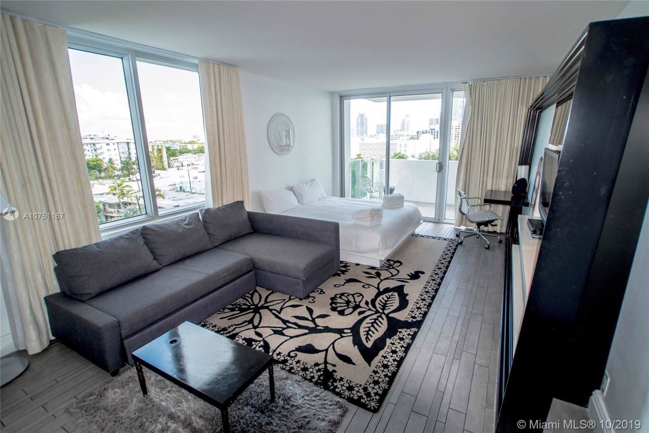 1100 West Ave - Photo 1
