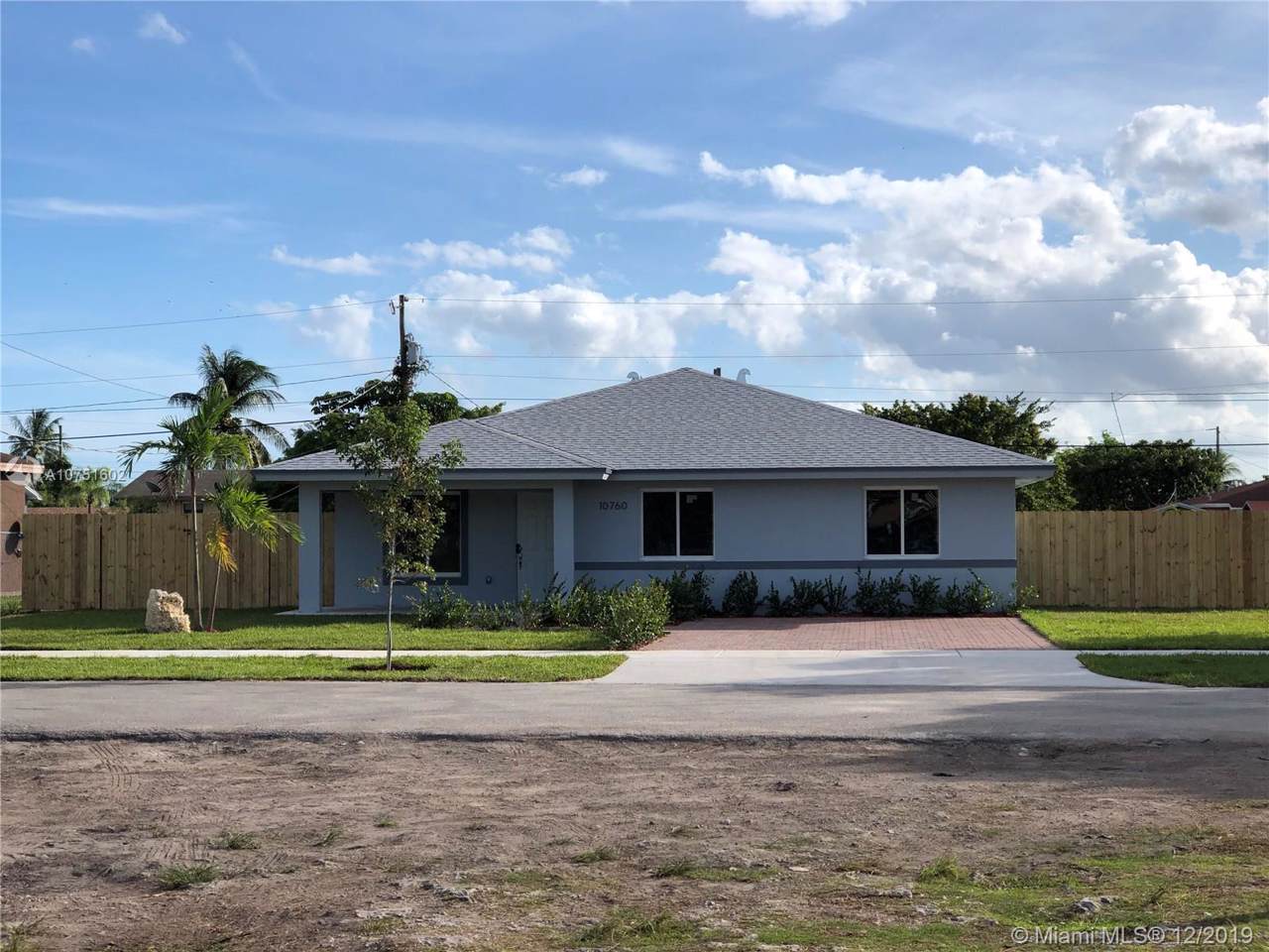 10760 sw 219 St - Photo 1