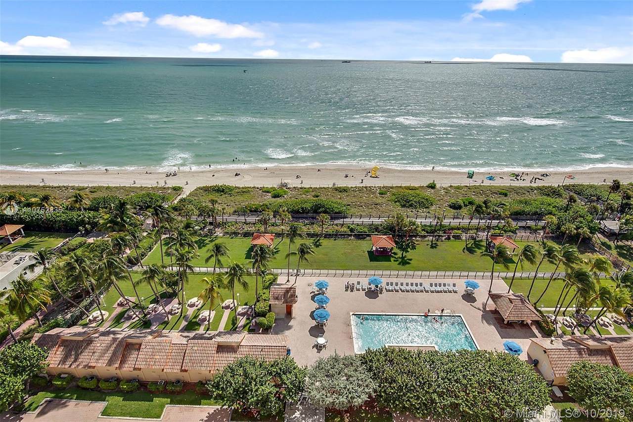 2555 Collins Ave - Photo 1