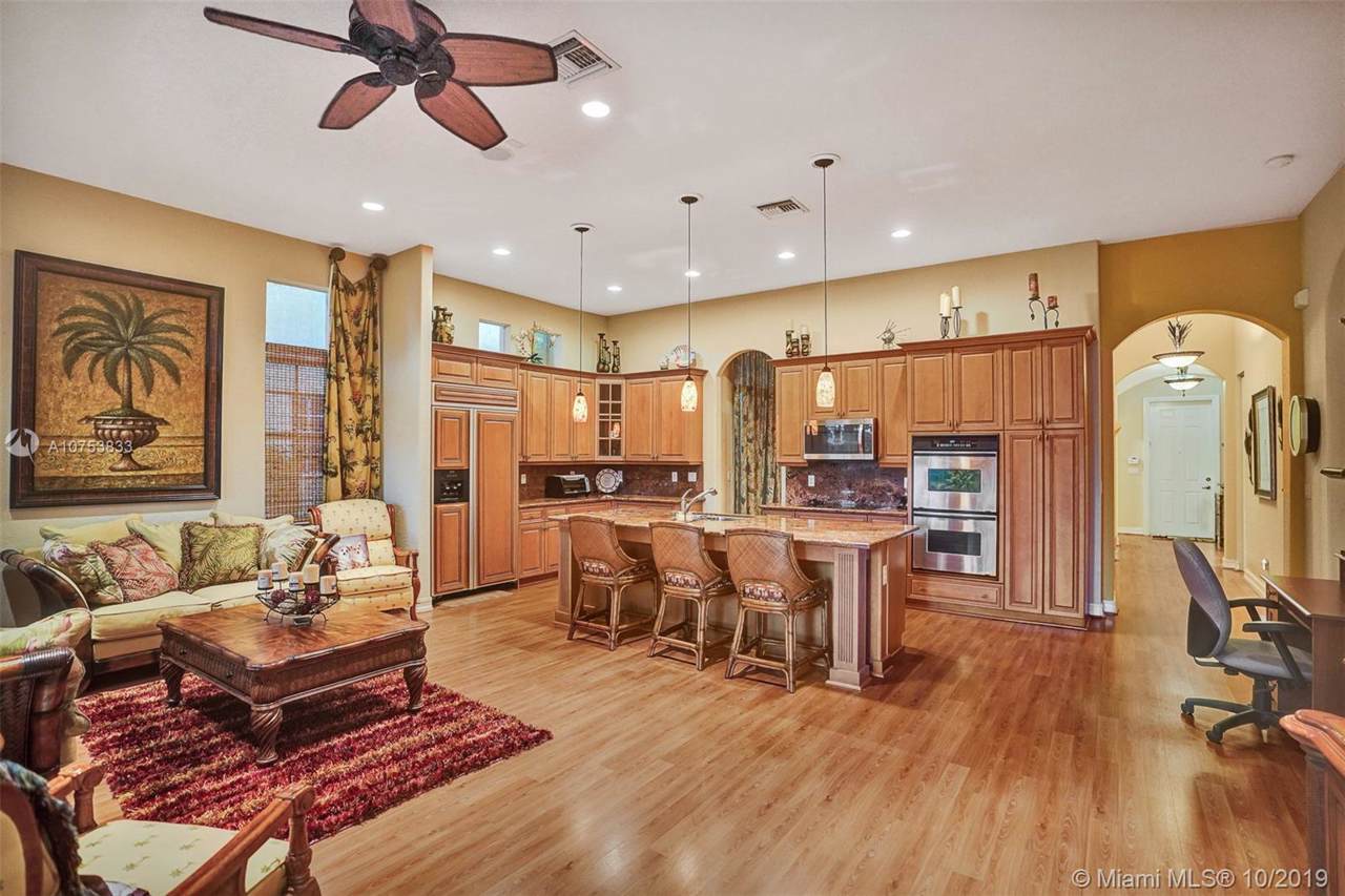 8225 105th Ln - Photo 1