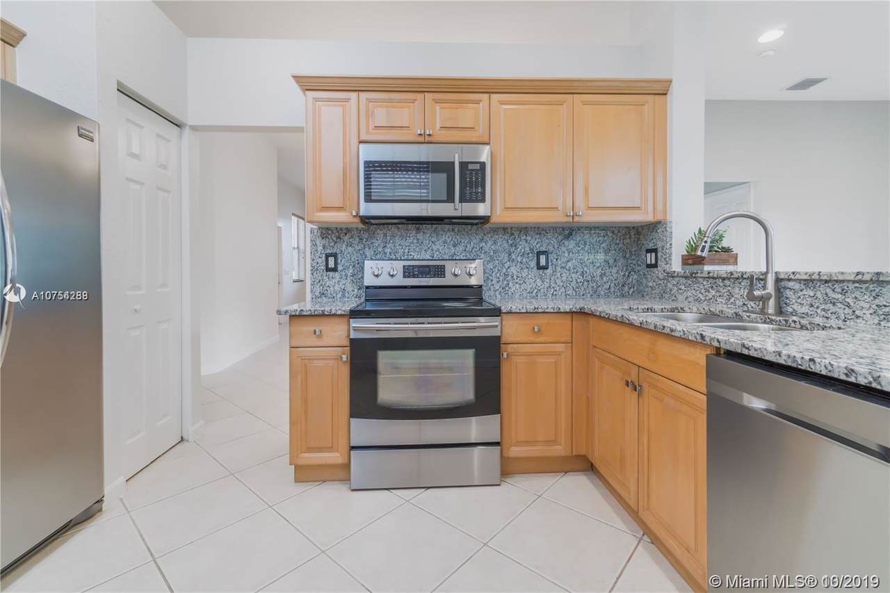 1486 Zenith Way - Photo 1