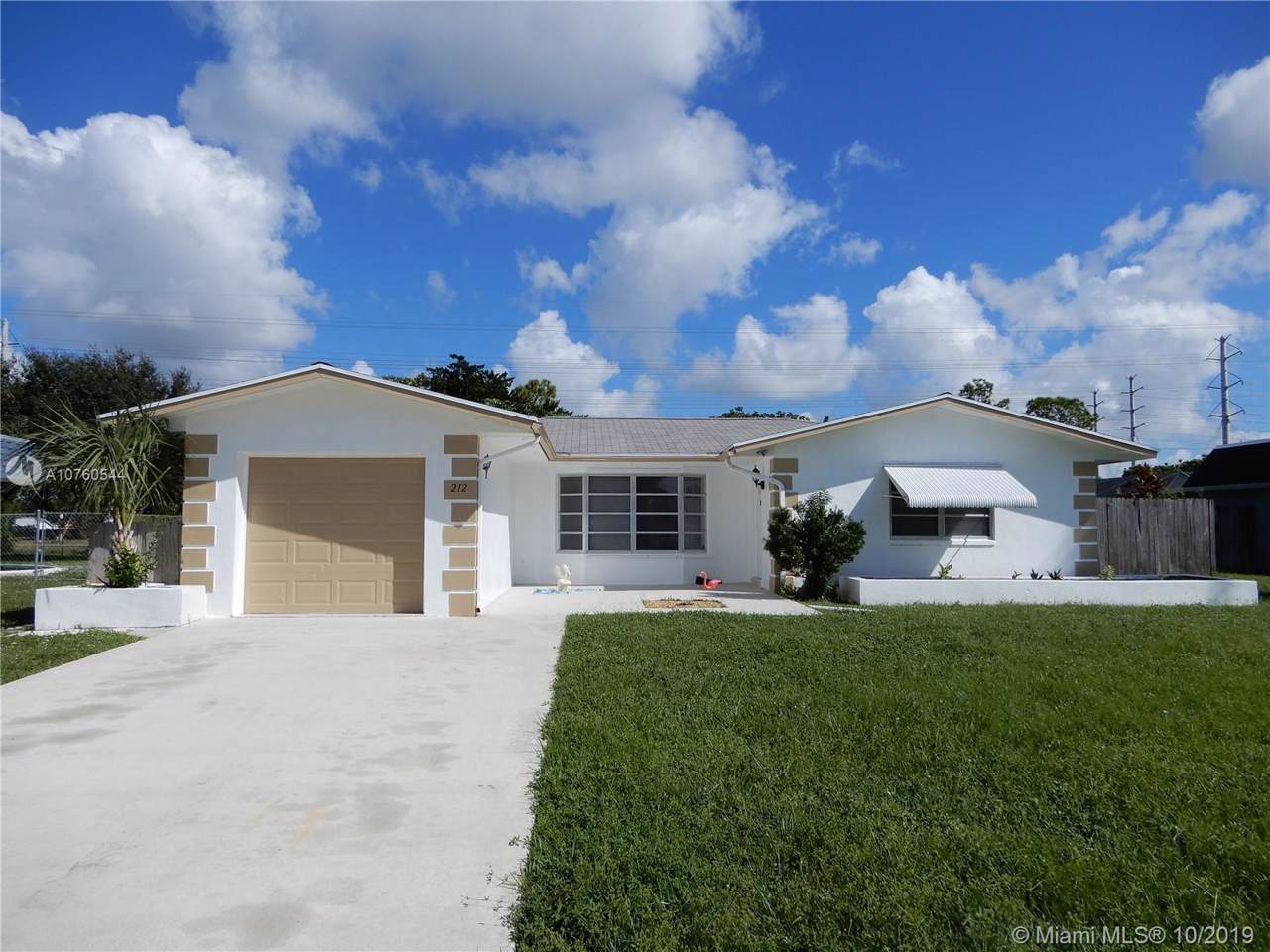 212 Sandpiper Ave - Photo 1