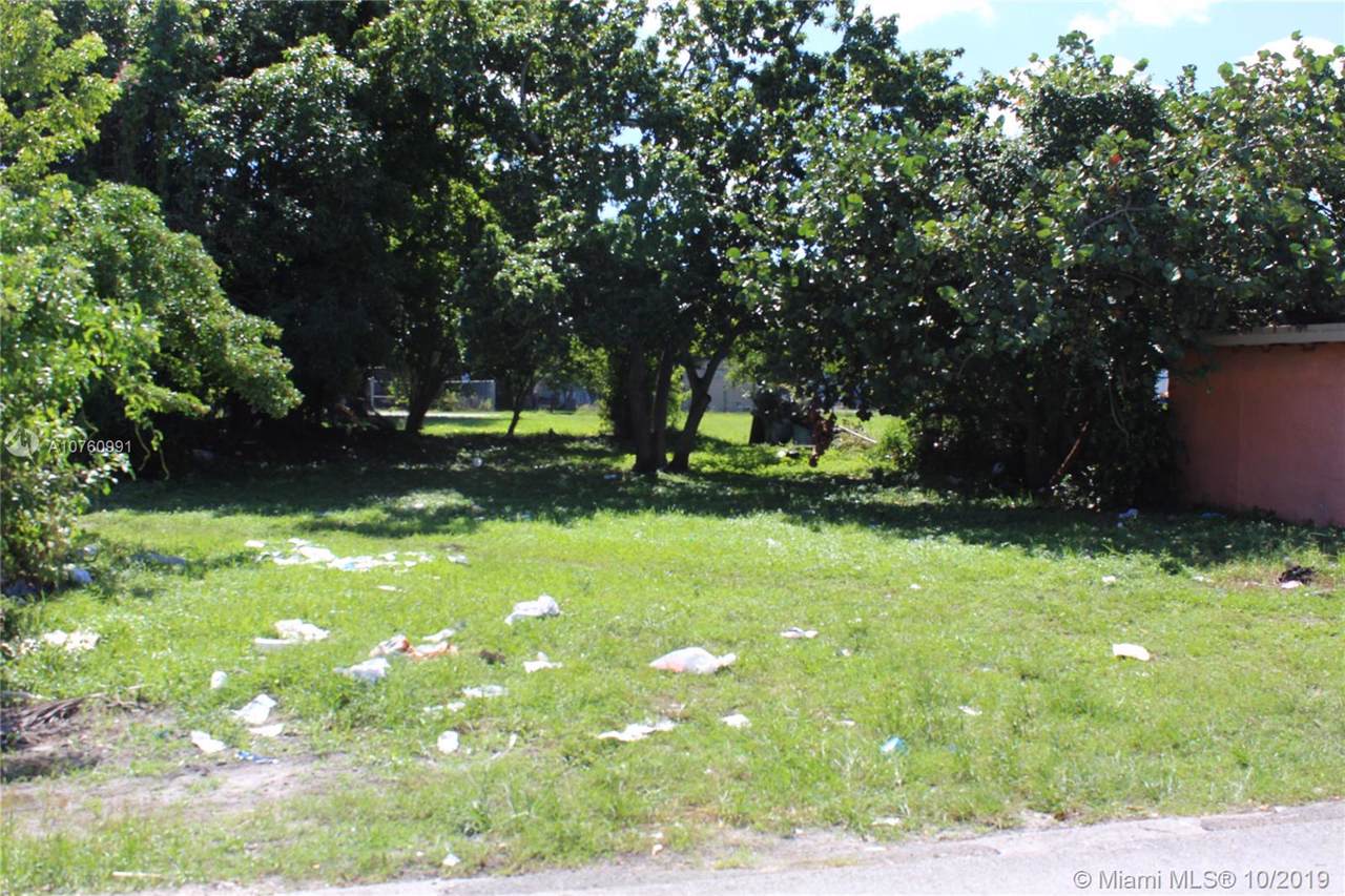 1782 68th Ter - Photo 1