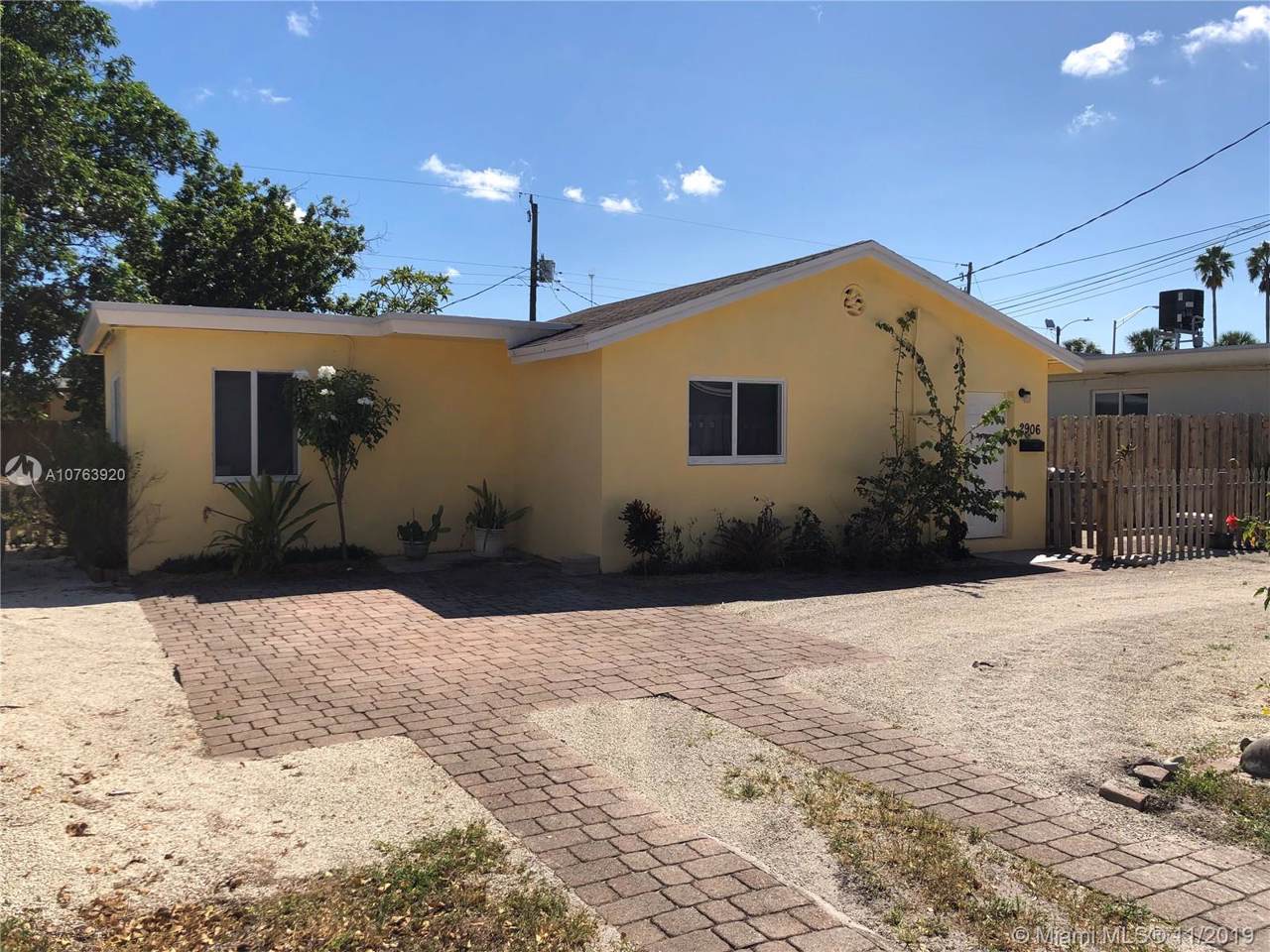 2906 Van Buren St - Photo 1