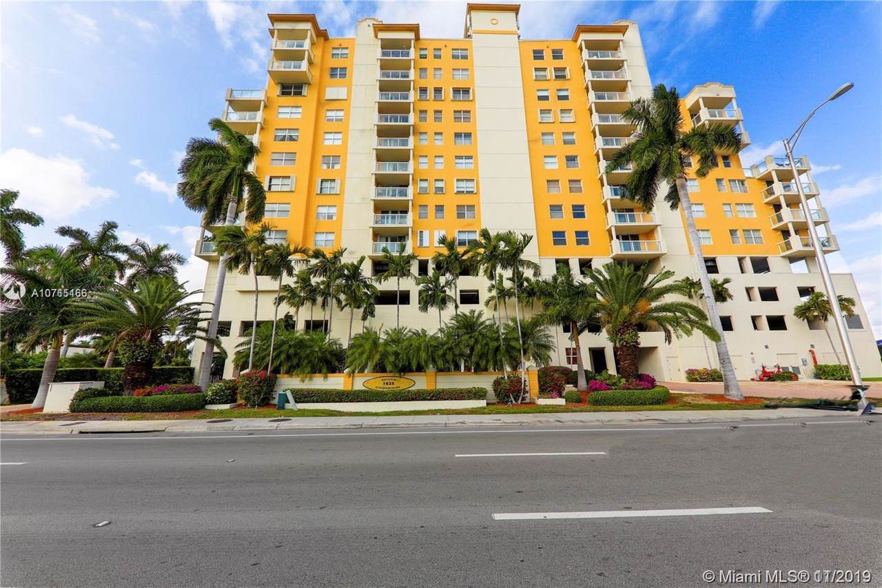 1625 Kennedy Cswy - Photo 1