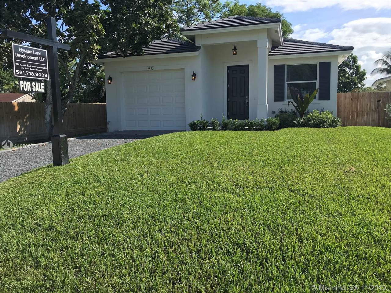 90 Ethelyn Dr - Photo 1