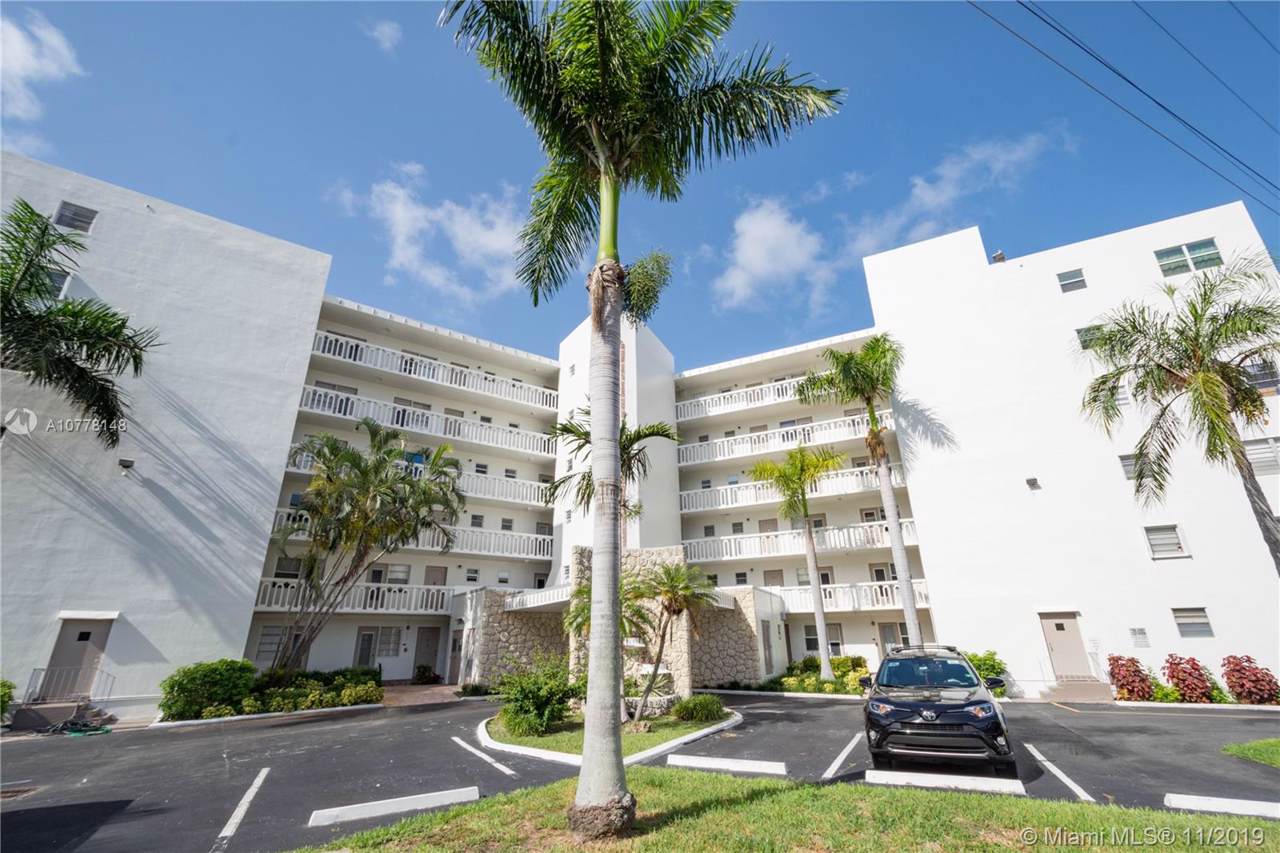 3181 S Ocean Dr - Photo 1