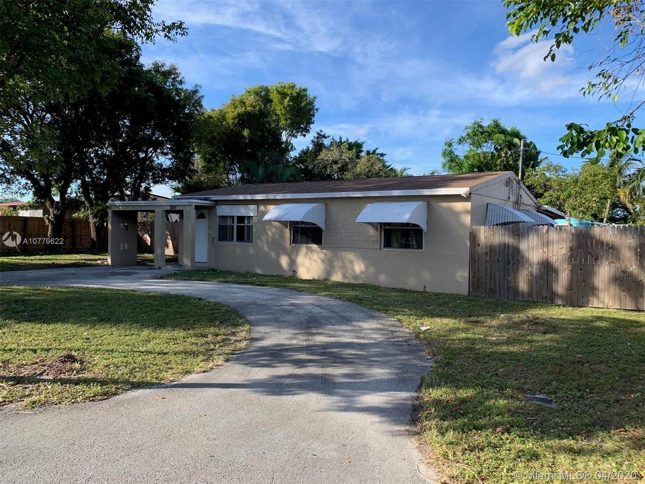 2041 Ardmore Rd - Photo 1
