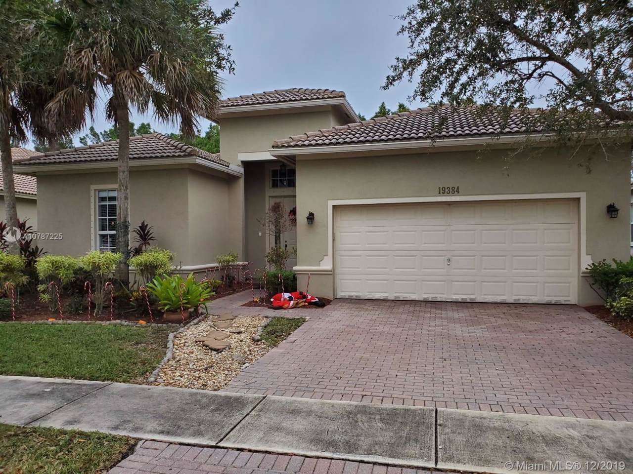 19384 Whitewater Ave - Photo 1