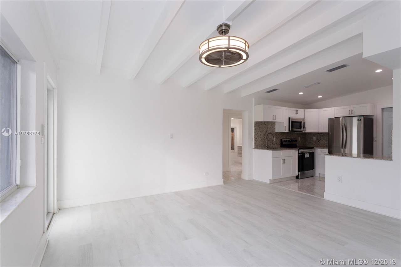 505 127th St - Photo 1