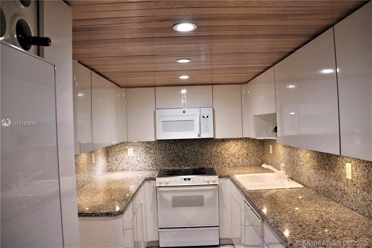 6061 Collins Ave - Photo 1 6061 Collins Ave - Photo 1