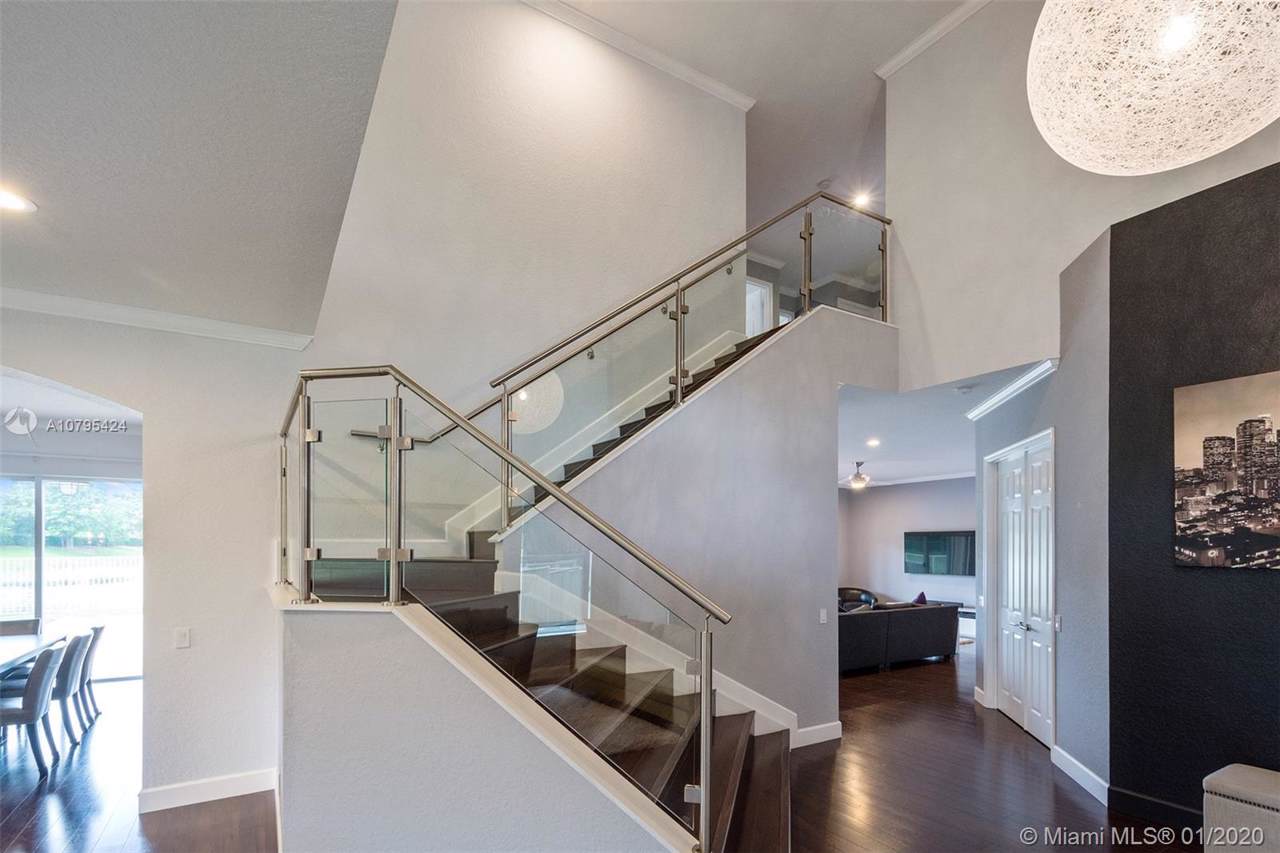 991 Waterside Cir - Photo 1