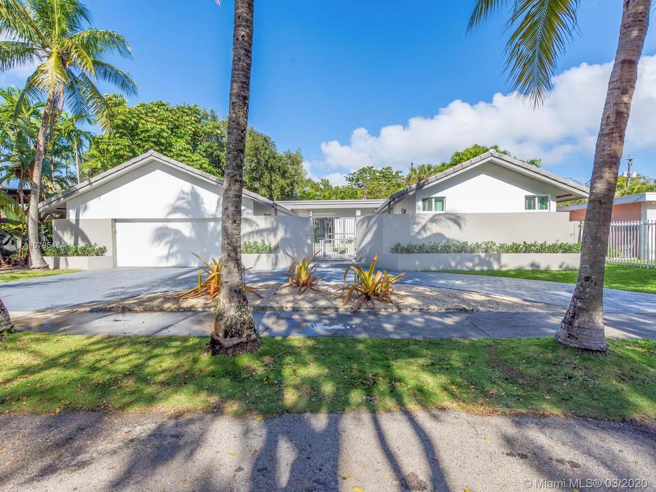 121 Shore Dr. - Photo 1