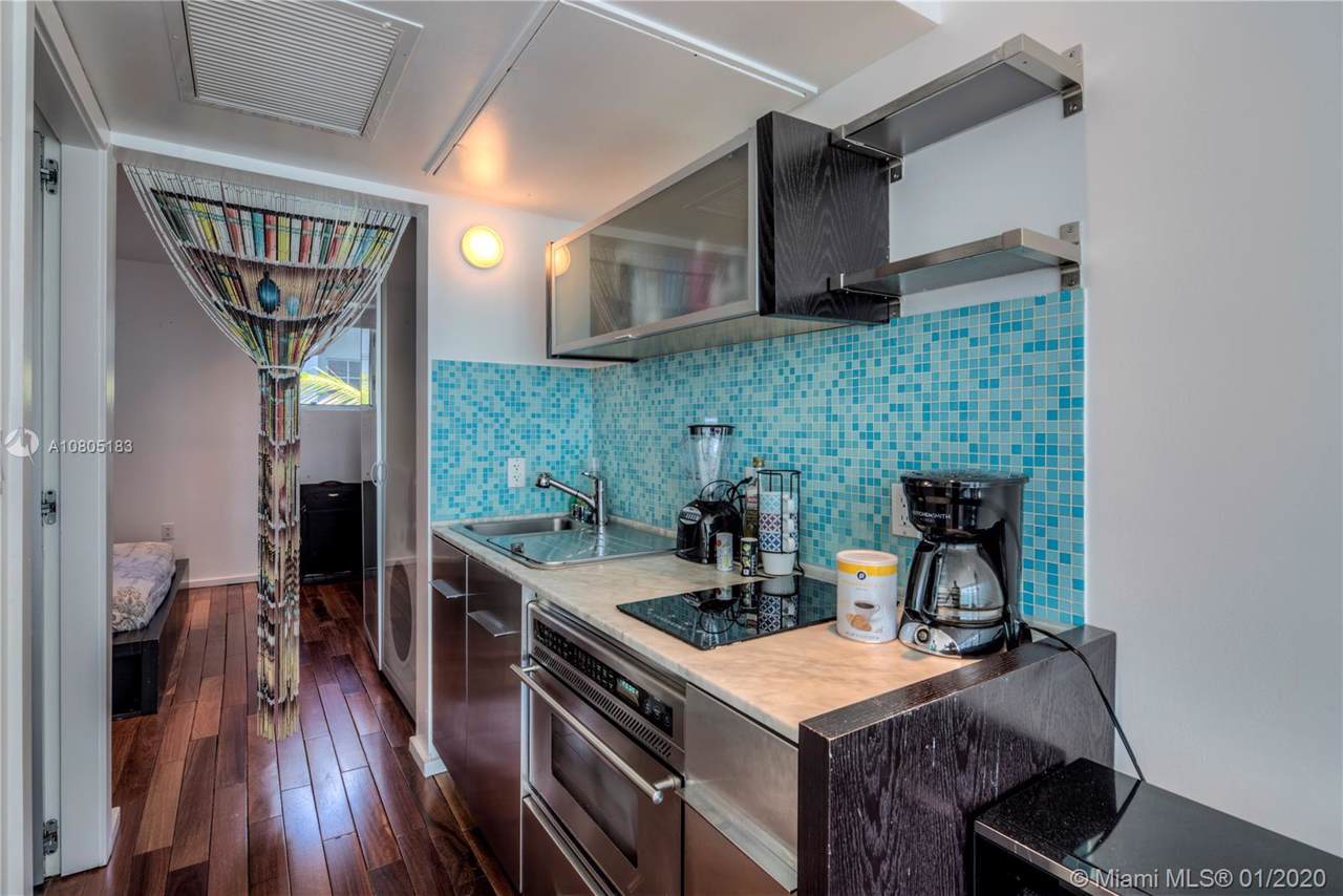 1601 West Ave - Photo 1