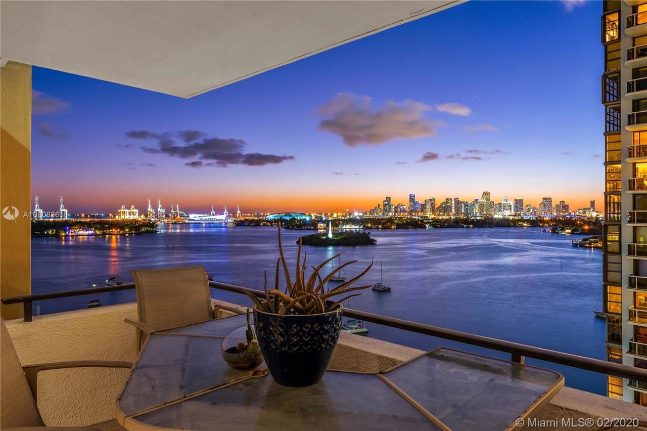 11 Island Ave - Photo 1
