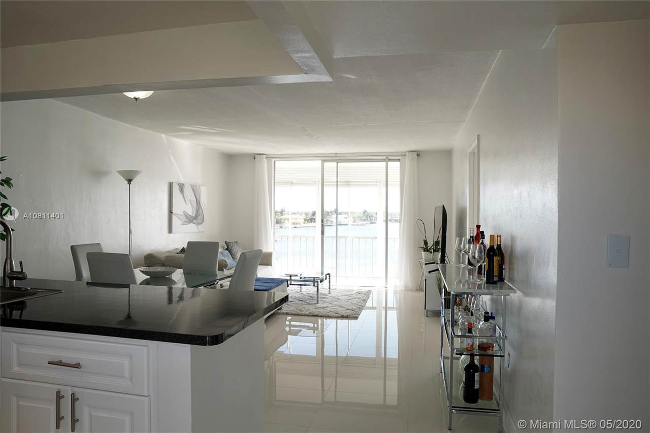3020 Marcos Dr - Photo 1