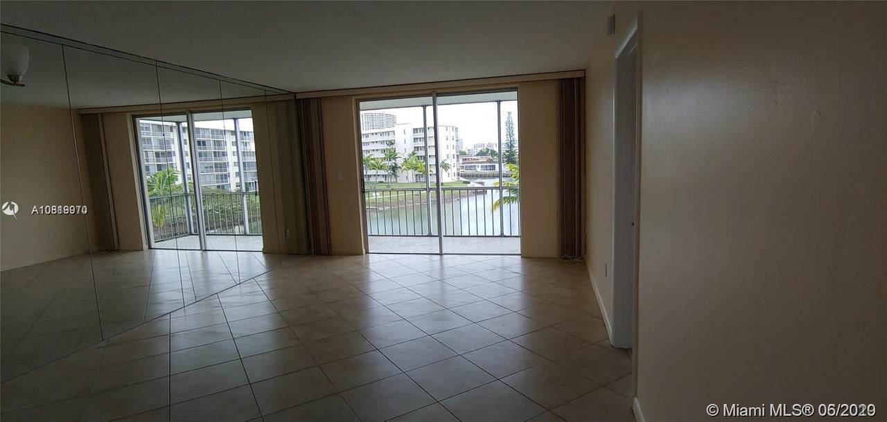2851 Point East Dr - Photo 1