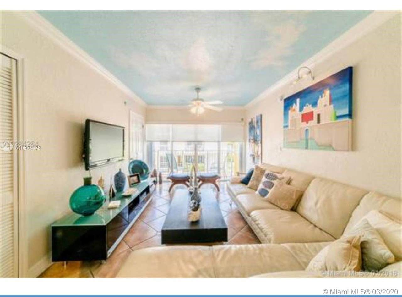 300 Sunrise Dr - Photo 1