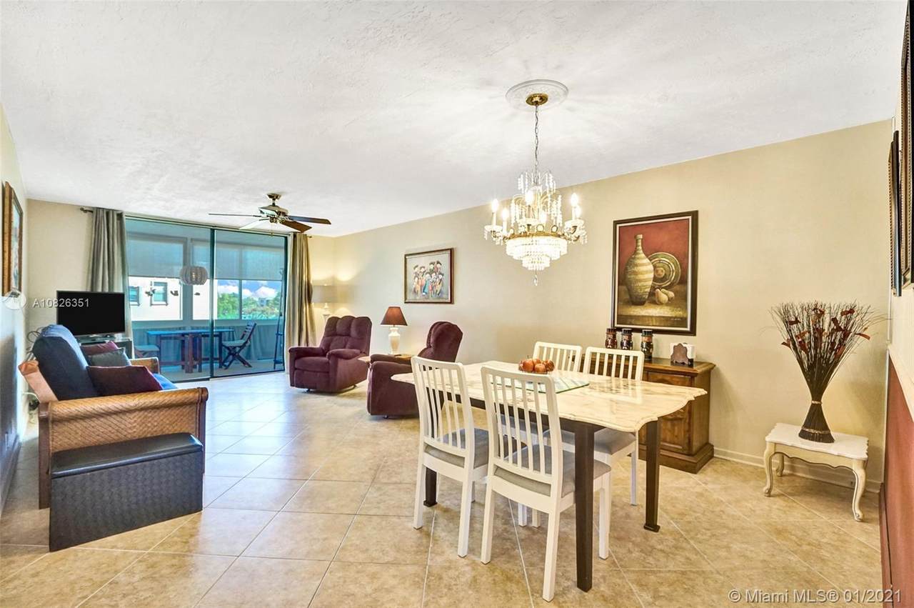 2861 Somerset Dr - Photo 1