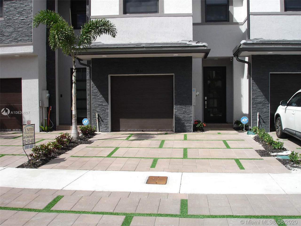 15834 91st Ct - Photo 1