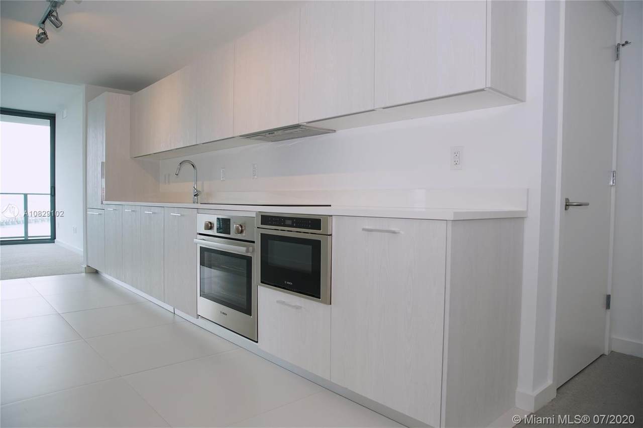 501 31st St - Photo 1