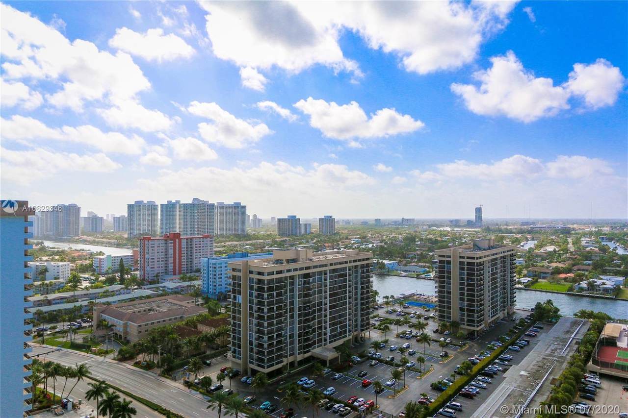 1980 Ocean Dr - Photo 1