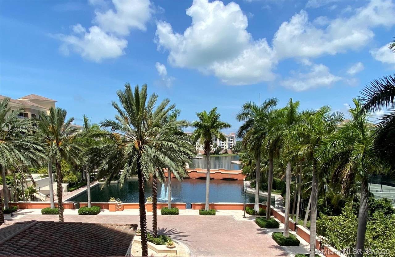 785 Crandon Blvd - Photo 1