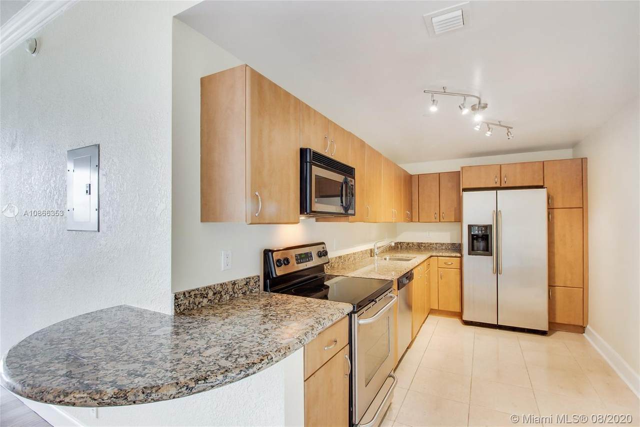 401 69th St - Photo 1