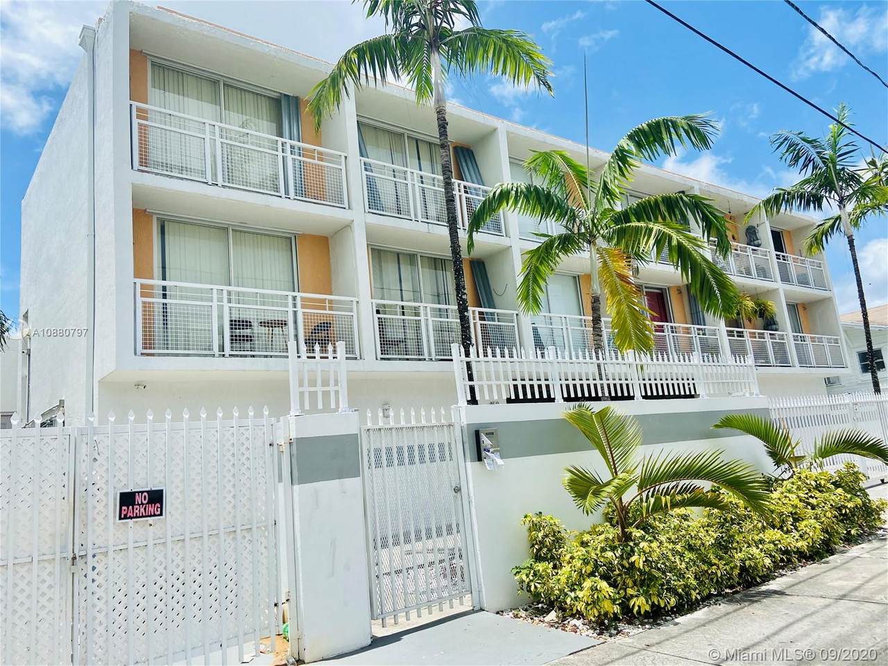 450 SW 3 ST - Photo 1