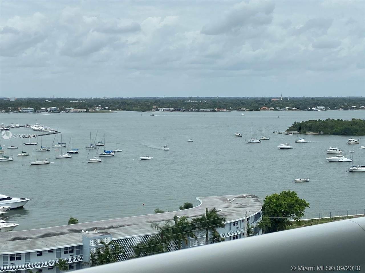7900 Harbor Island Dr - Photo 1
