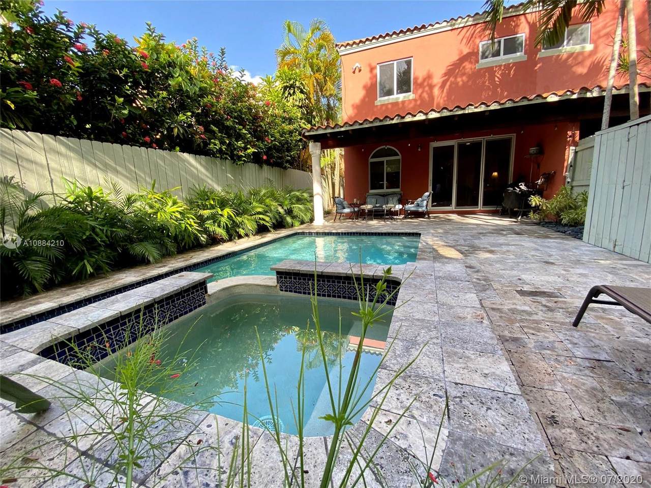 3057 Mary St - Photo 1
