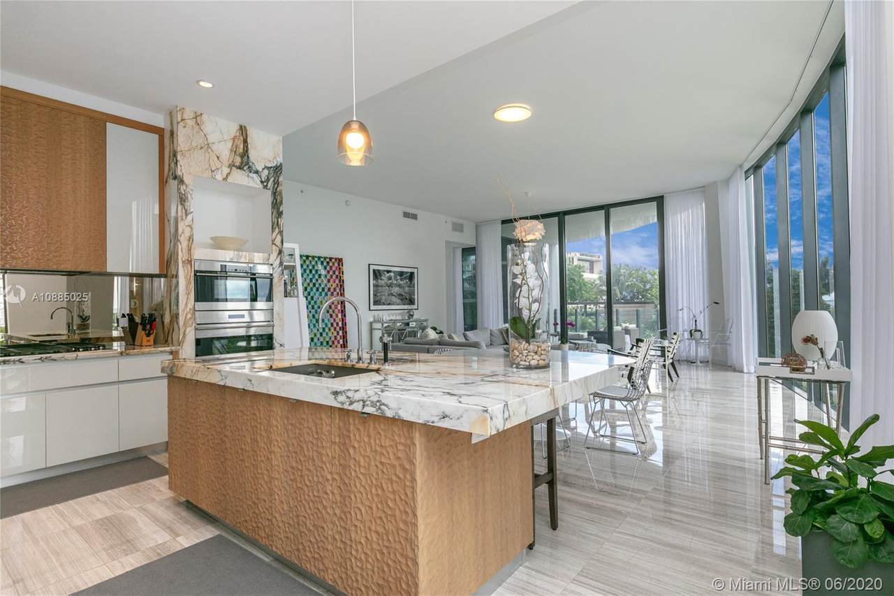 2821 Bayshore Dr - Photo 1