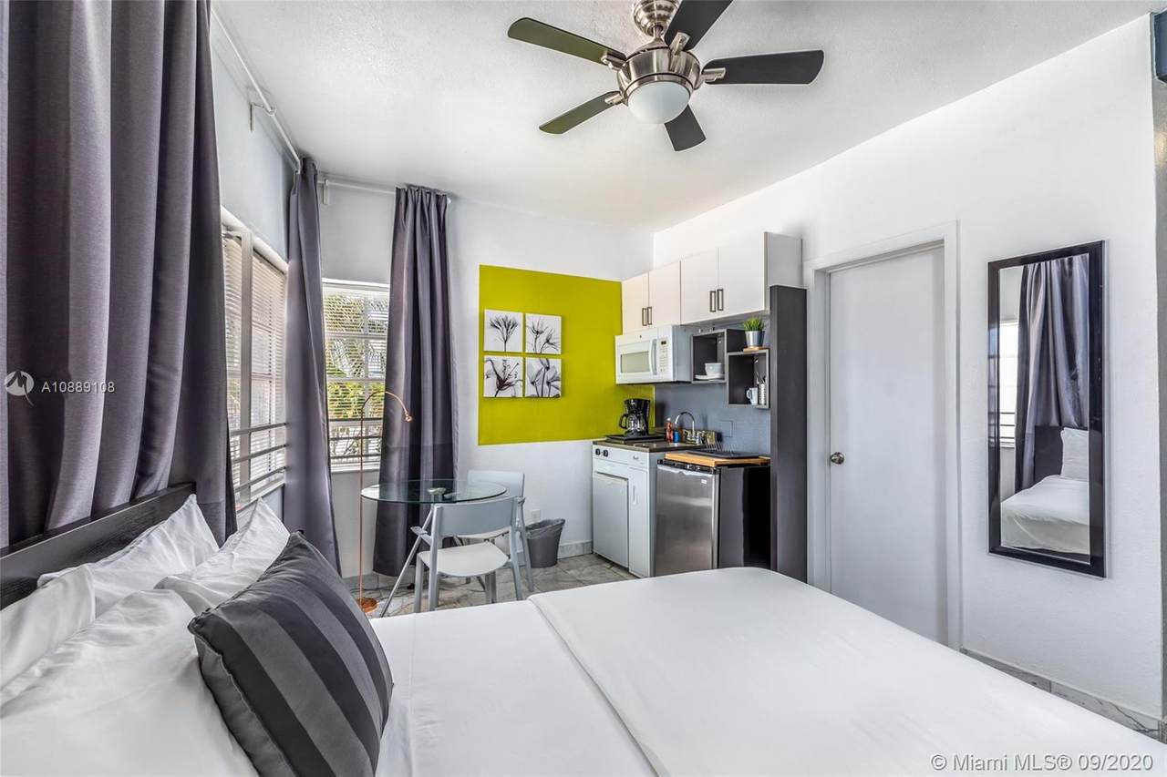763 Pennsylvania Ave - Photo 1