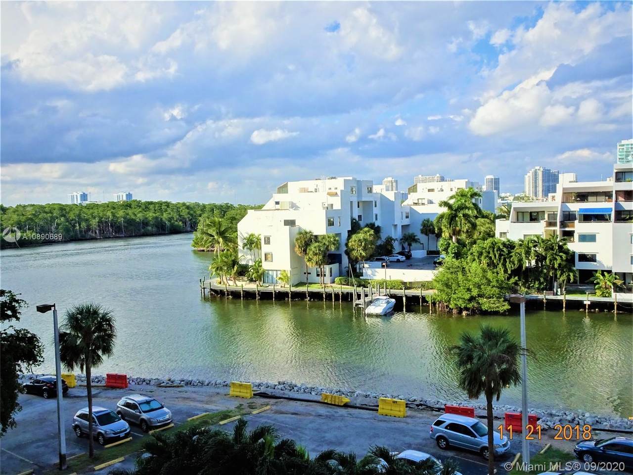 400 Kings Point Dr - Photo 1