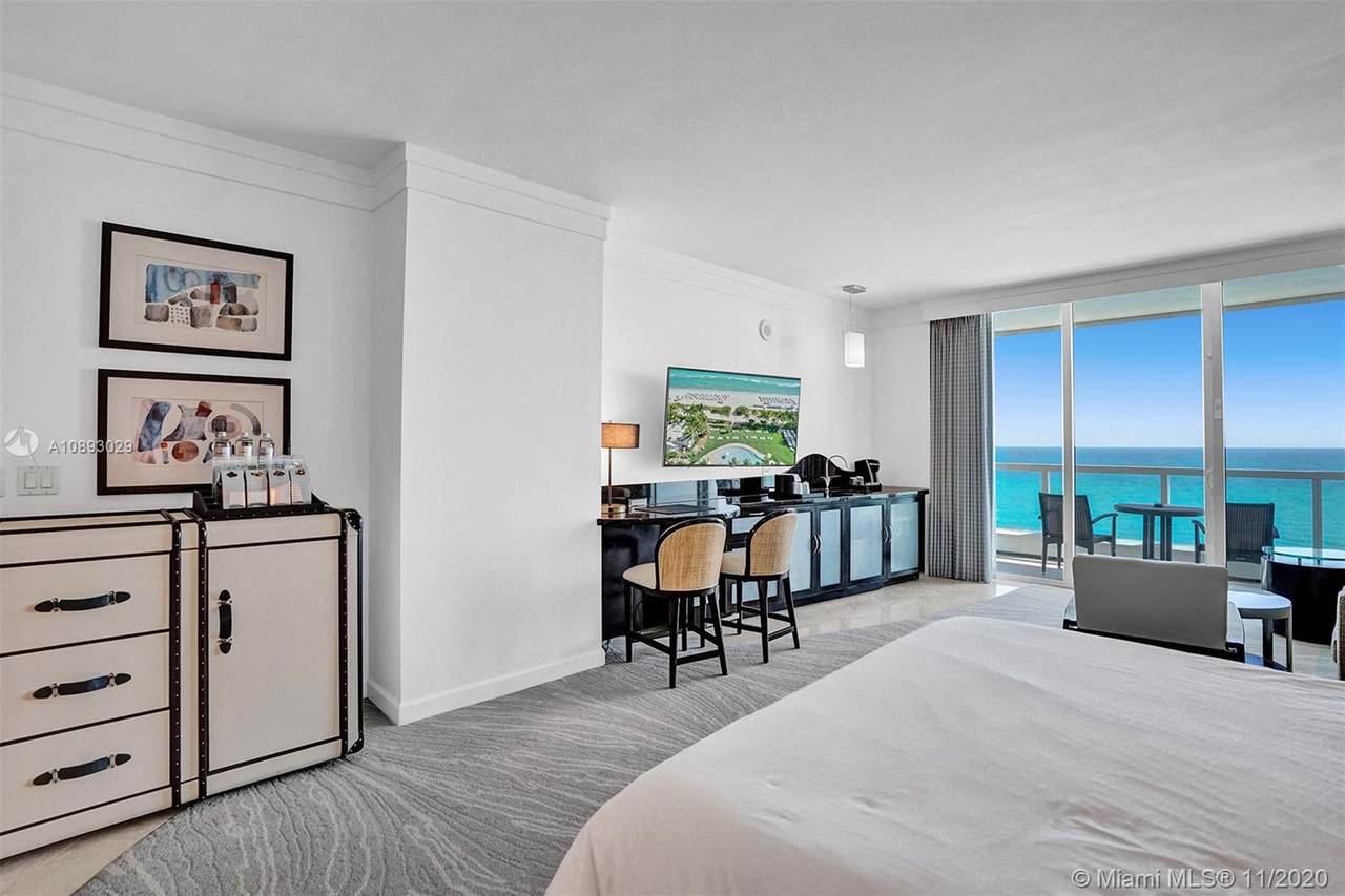 4391 Collins Ave - Photo 1