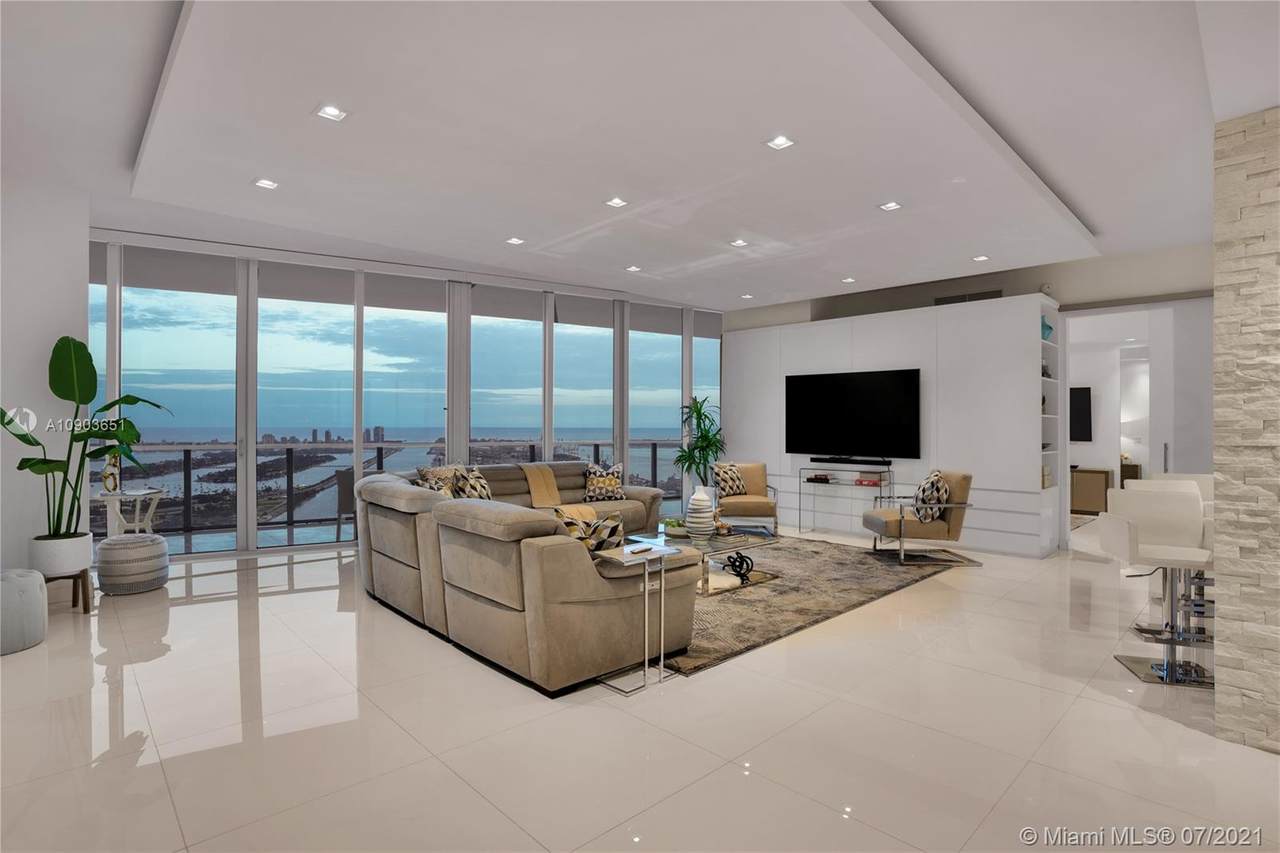 1100 Biscayne Blvd - Photo 1