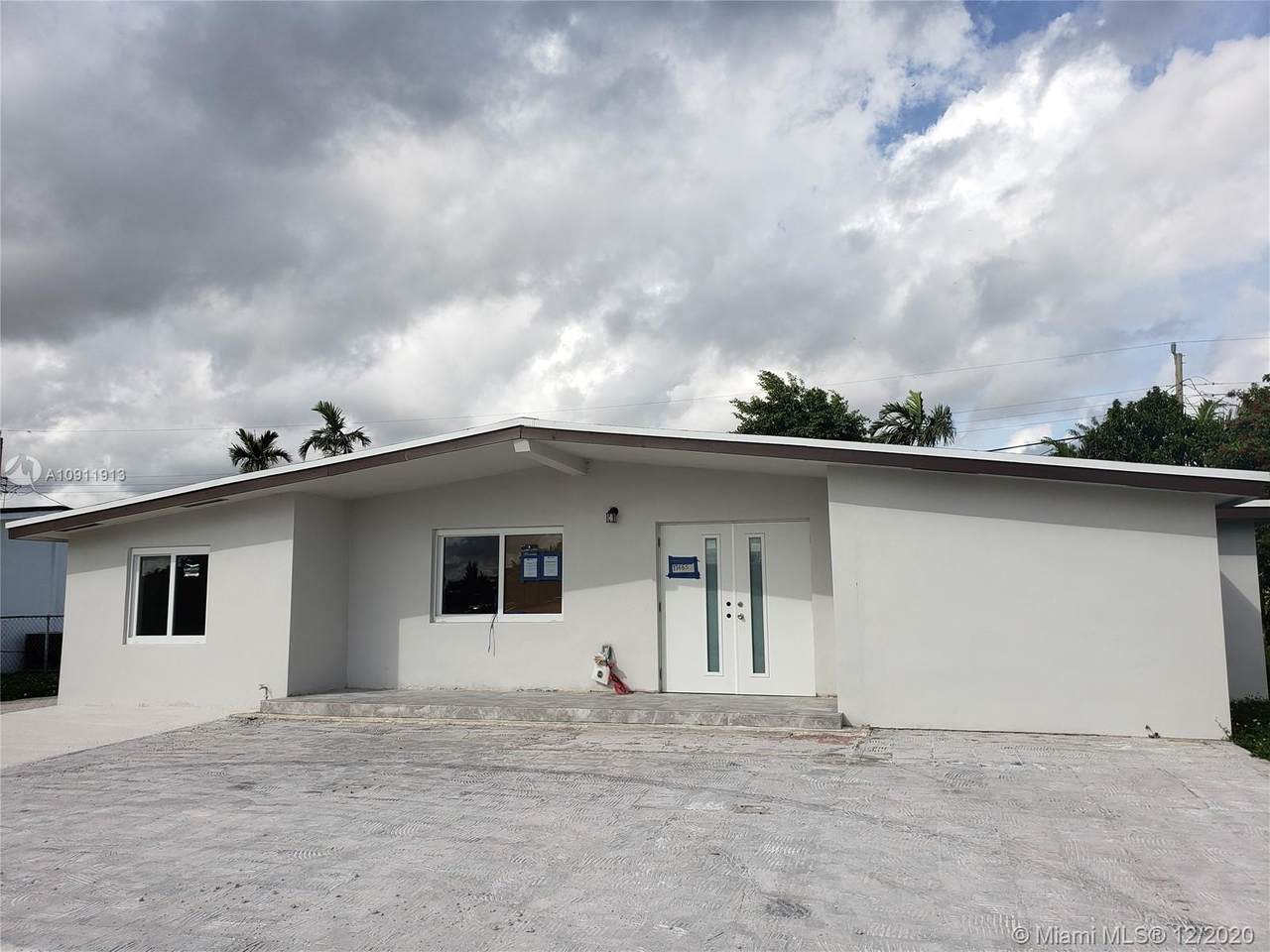 11465 43rd Ln - Photo 1