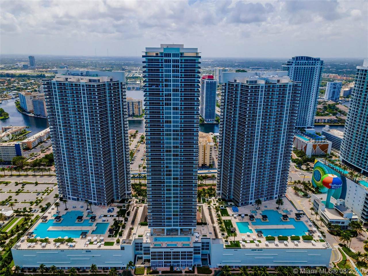 1800 Ocean Dr - Photo 1