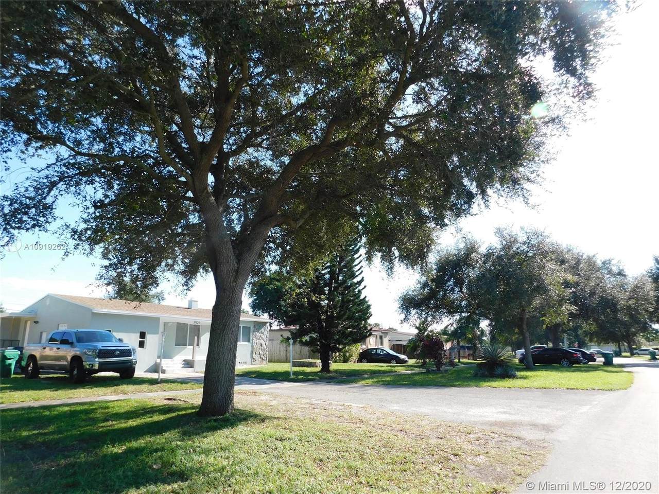 8925 12th Ave - Photo 1