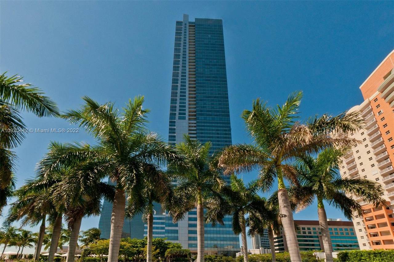 1425 Brickell Ave - Photo 1