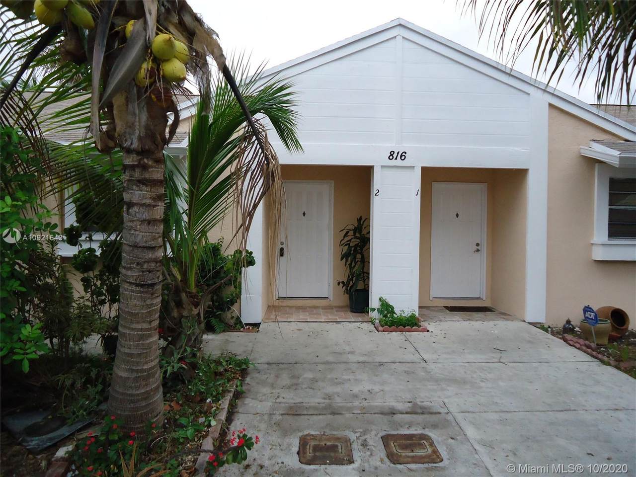 816 214th Ln - Photo 1