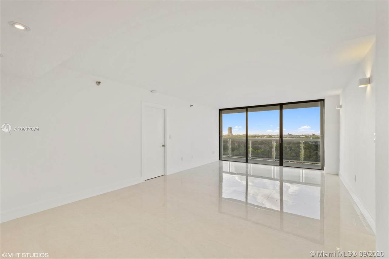 20505 Country Club Dr - Photo 1