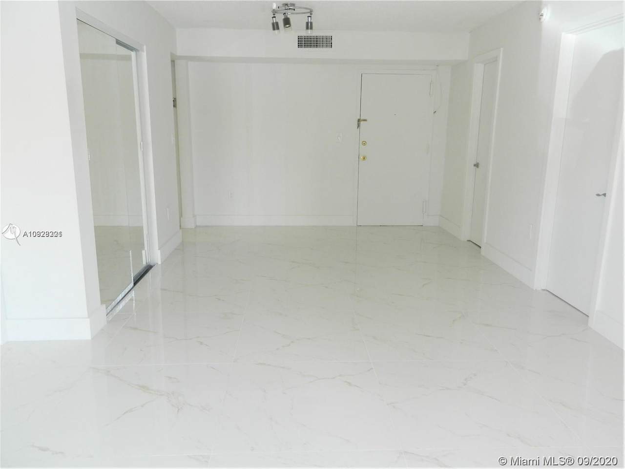 4805 7th St - Photo 1