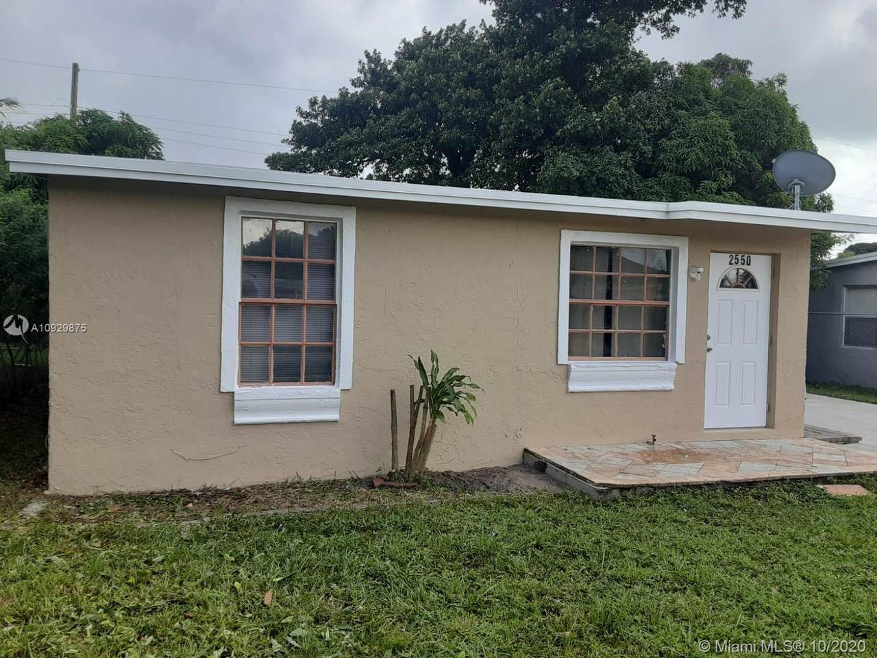 2550 4th Ct - Photo 1