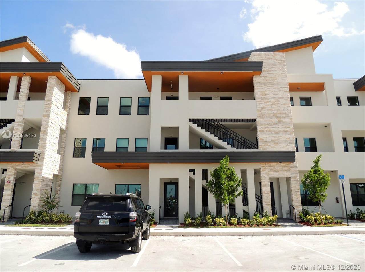 7809 104 AVE - Photo 1