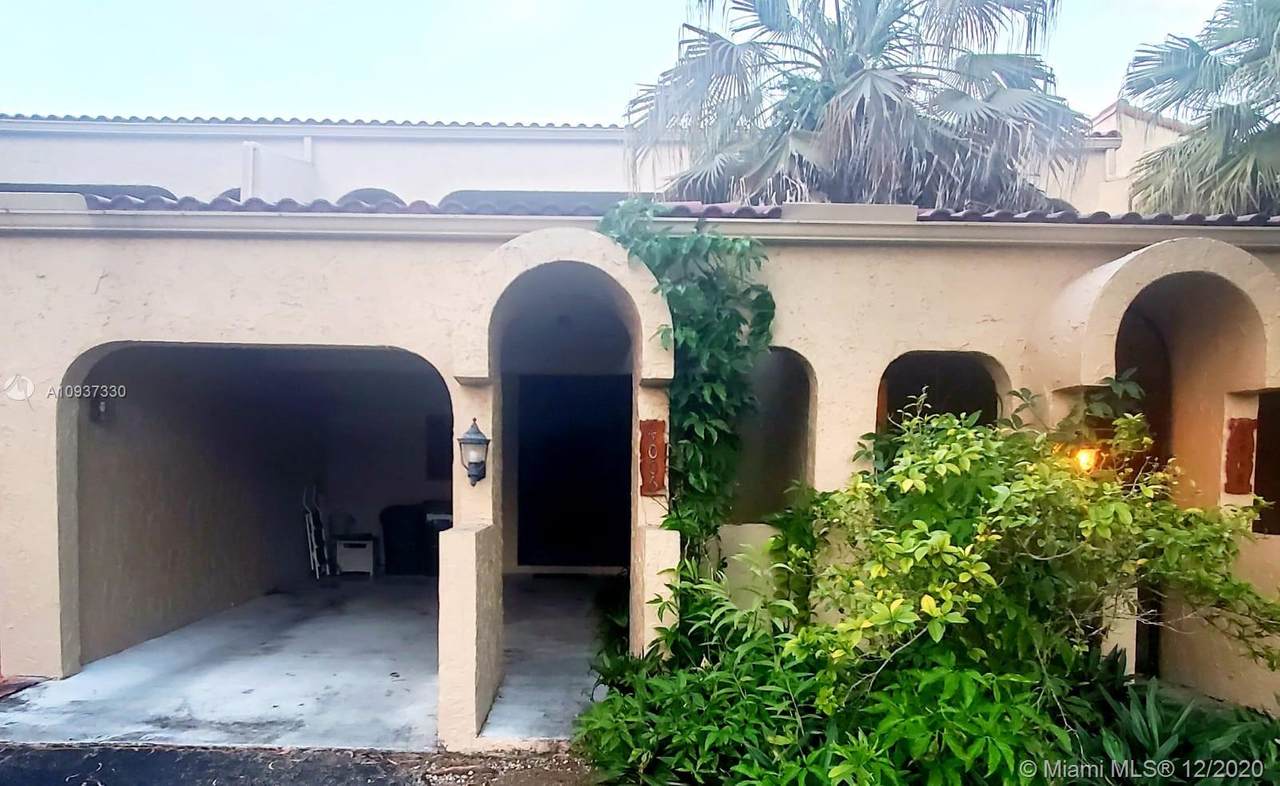 4006 Estepona Ave - Photo 1